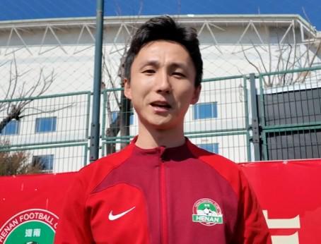 pg电子中国官网-尹鸿博：我喜欢王钰栋，他的技术特点在中国球员中很欠缺